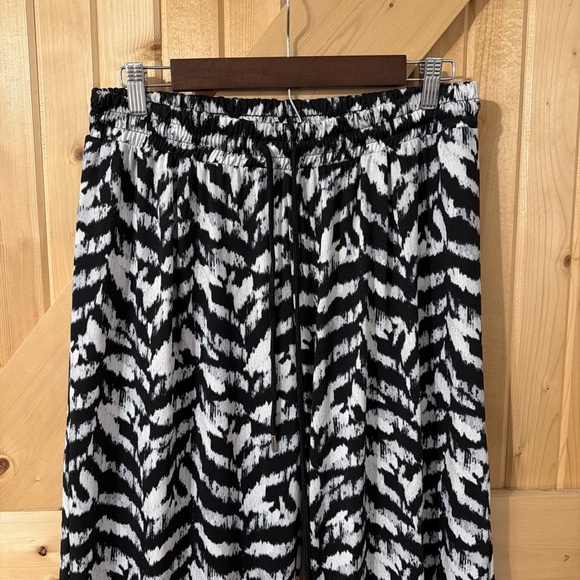 Zac & Rachel Drawstring Wide Leg Pants - Picture 2 of 4